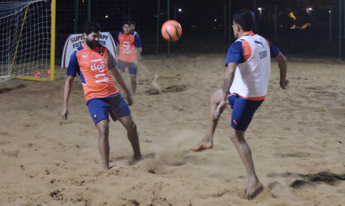 SuperligaApf | ¡Desde Encarnación!

El Ciclón se movilizó esta noche en la Arena Municipal Playa San José donde disputará desde mañana la fase de grupos de la Super final.

#LaPasionDelPueblo🔵🔴
