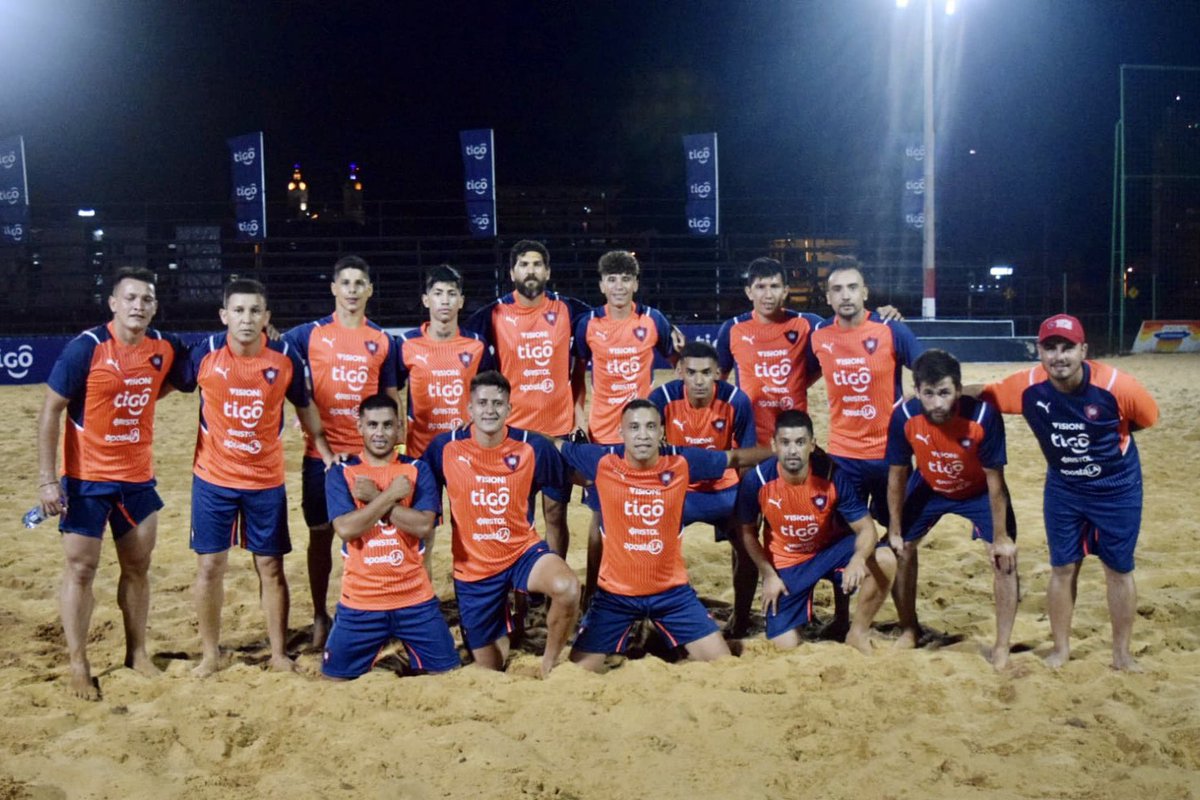 CerroPlaya's tweet photo. SuperligaApf | ¡Desde Encarnación!

El Ciclón se movilizó esta noche en la Arena Municipal Playa San José donde disputará desde mañana la fase de grupos de la Super final.

#LaPasionDelPueblo🔵🔴 https://t.co/60Gn6mmqZW