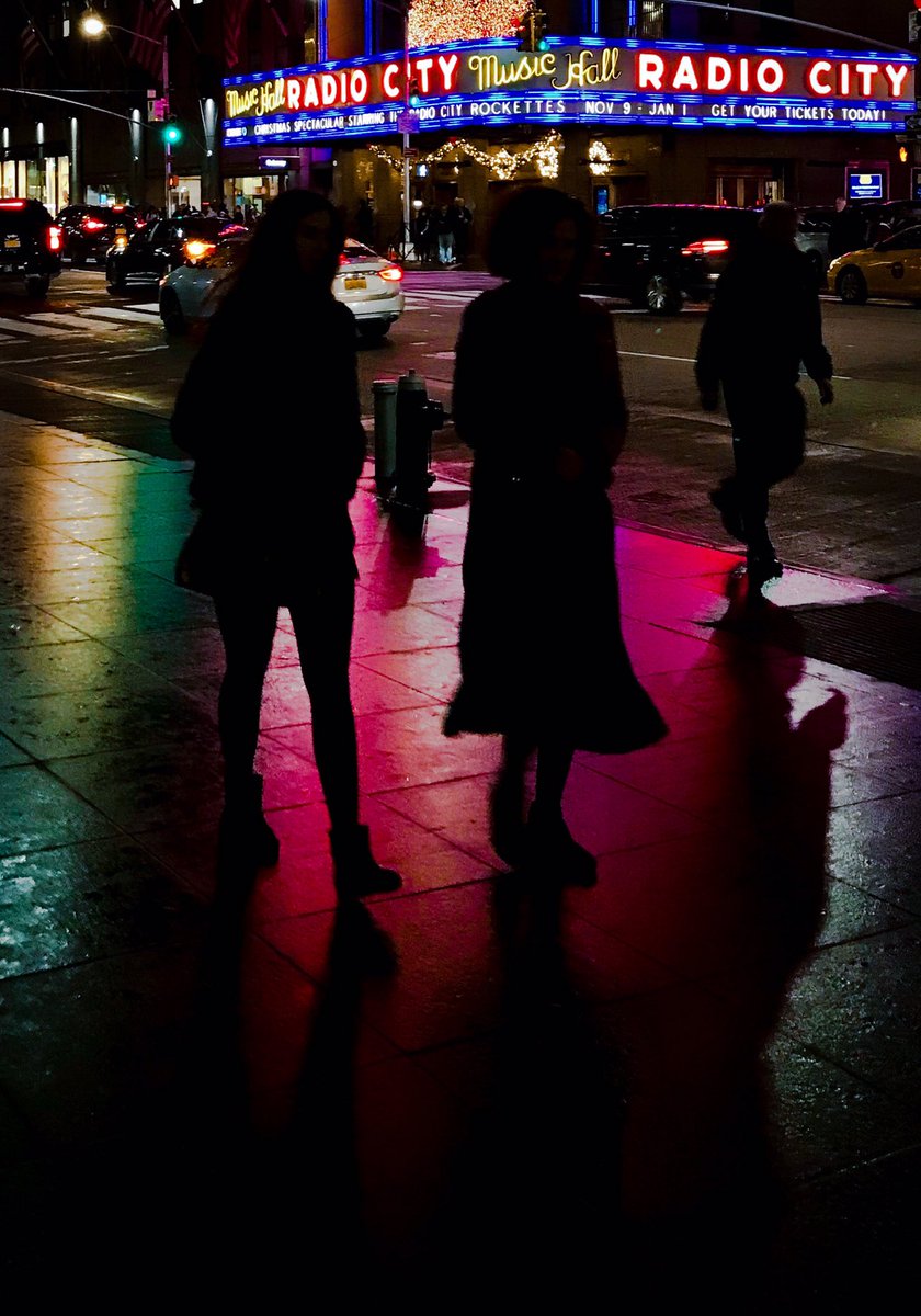 zo2rey's tweet photo. Une histoire d’ombre qui traverse l’espace 
#LosAngeles #NewYork #paris #travelphotography #streetphotography #ambiance #mood #people https://t.co/O4trixwww6