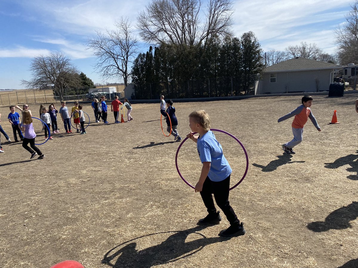 Jennifer1266's tweet photo. 2nd grade 3rd quarter AR party today!! Snacks, funny animals video, and relay races! Fun was had by all! @ShellCreekVikes @AprilWachal2 #lakeviewvikes https://t.co/qJABTDyms5