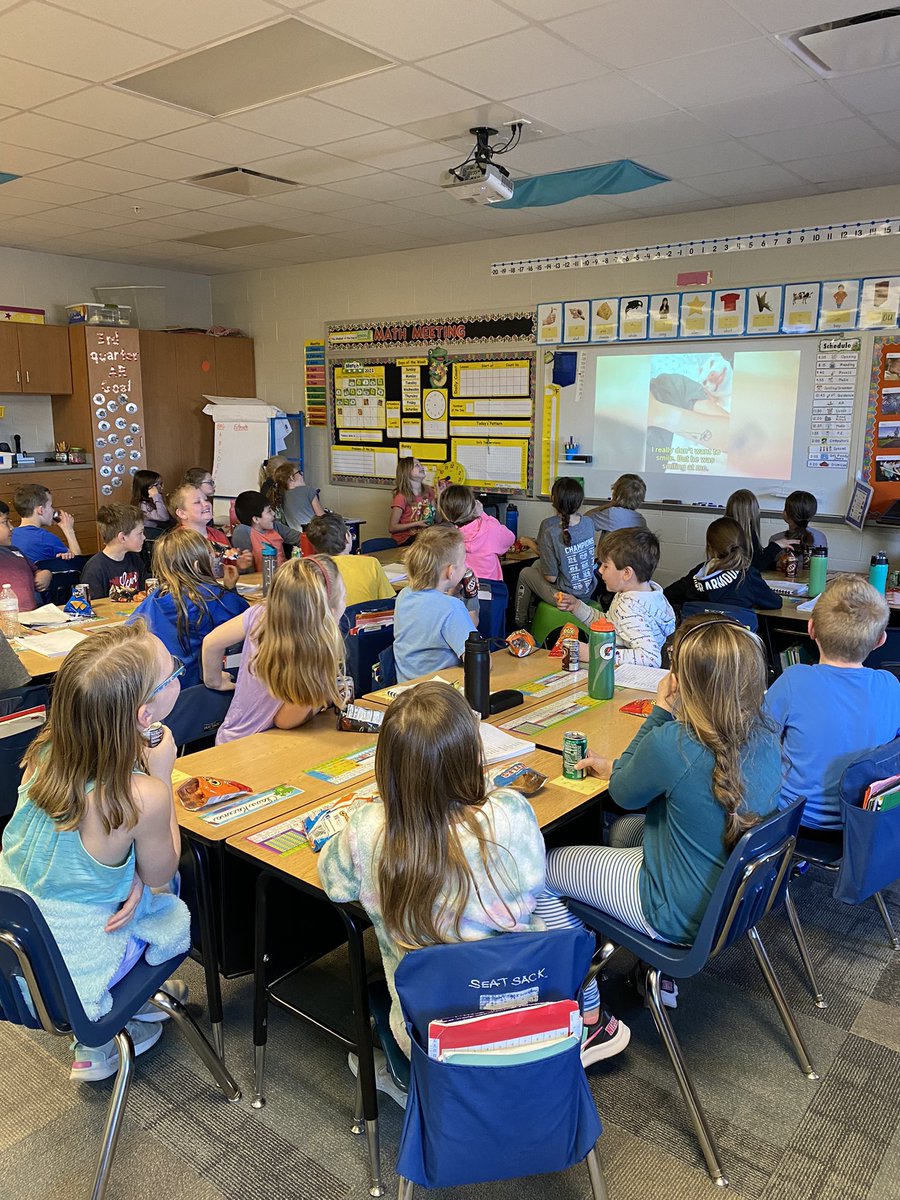 Jennifer1266's tweet photo. 2nd grade 3rd quarter AR party today!! Snacks, funny animals video, and relay races! Fun was had by all! @ShellCreekVikes @AprilWachal2 #lakeviewvikes https://t.co/qJABTDyms5