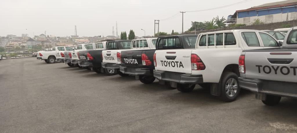 alabsstore's tweet photo. Toyota Hilux 2020/2021 AUTOMATIC 27MILLION ( BULK 26MILLION) MANUAL 24 MILLION (BULK 23MILLION)  interested buyers should send me a direct message on 📱 0701 207 4293, thank you. https://t.co/YghRrRAQVT