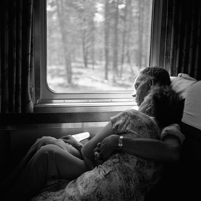 AnaBolena33's tweet photo. "Aprende que soy tuyo hasta que tú quieras que yo sea tuyo; estoy así en tus manos, desde siempre."
(Jaime Sabines)

© Vivian Maier https://t.co/R8zVGJIe2x