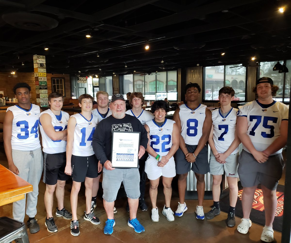 Our <a href="/etowahfootball/">Etowah Eagles Football</a> players are grateful for everything that <a href="/jdsbarbque/">J.D.’s Bar-B-Que</a> does for our community and stopped by today to say so!
<a href="/EtowahHS/">Etowah High School</a> 
#etowahcares