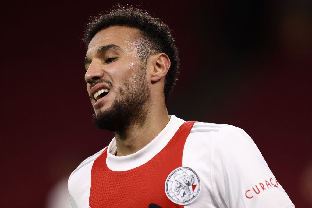 FabrizioRomano's tweet photo. Mazraoui tells RTL7: "Nothing has been completed yet with Barcelona, not even nearly. Otherwise I'd be honest". 🇲🇦 #FCB

Barça proposal for €5m add ons included is on the table, club confident. FCB director Jordi Cruyff was in Amsterdam but not to sign Mazraoui contracts yet. https://t.co/8U9uNjBG5T