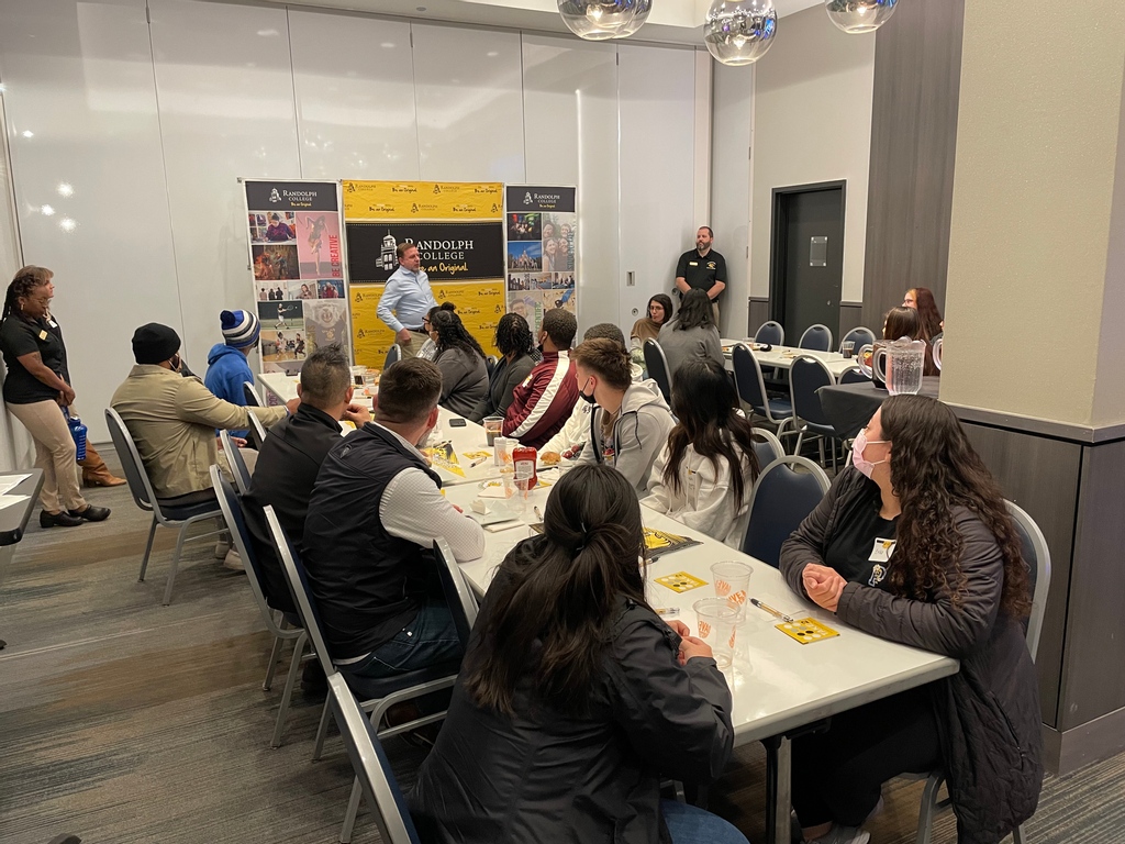 applytorandolph's tweet photo. We have had an amazing time hosting admitted students all through out Maryland, Virginia, North Carolina, and Georgia!
Pictured here at Fairfax, VA are some of our future WildCats as well as Karim Frazier '19 and parent of one of our current students Mr. Royce Edington! https://t.co/nF1Uj2ViWh