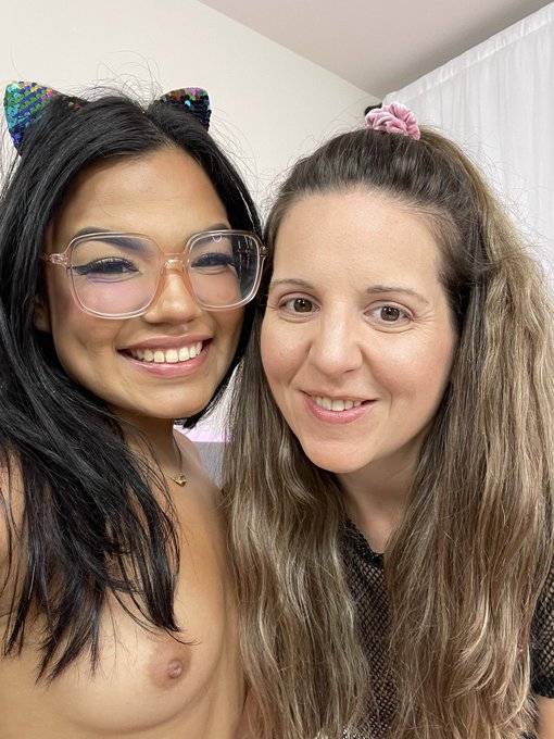 I&rsquo;m fangirling right now! 💕 @suzannexoxo has one of the most beautiful souls💗 finally shooting together<a class="tags" target="_blank" title="On Twitter" href="/?out=eyJ0eXAiOiJKV1QiLCJhbGciOiJIUzUxMiJ9.eyJpYXQiOjE3MjI1MTM2OTcsImlzcyI6InR3cG9ybnN0YXJzLmNvbSIsIm5iZiI6MTcyMjUxMzY5NywiZXhwIjoxNzU0MDQ5Njk3LCJyZWRpcmVjdF91cmwiOiJodHRwczovL3R3aXR0ZXIuY29tL3N1emFubmV4b3hvIn0.STvDDxLuqCIN0FBLbtGqr183crjRAl0JID6BiK76fFYpPnIa4Y0k3R4msgjtJNuV_-4QOC7KuntZqGHTO8ZbqA">@suzannexoxo</a><a href="/tag/manyvids"class="tags"><span>#manyvids</span></a>