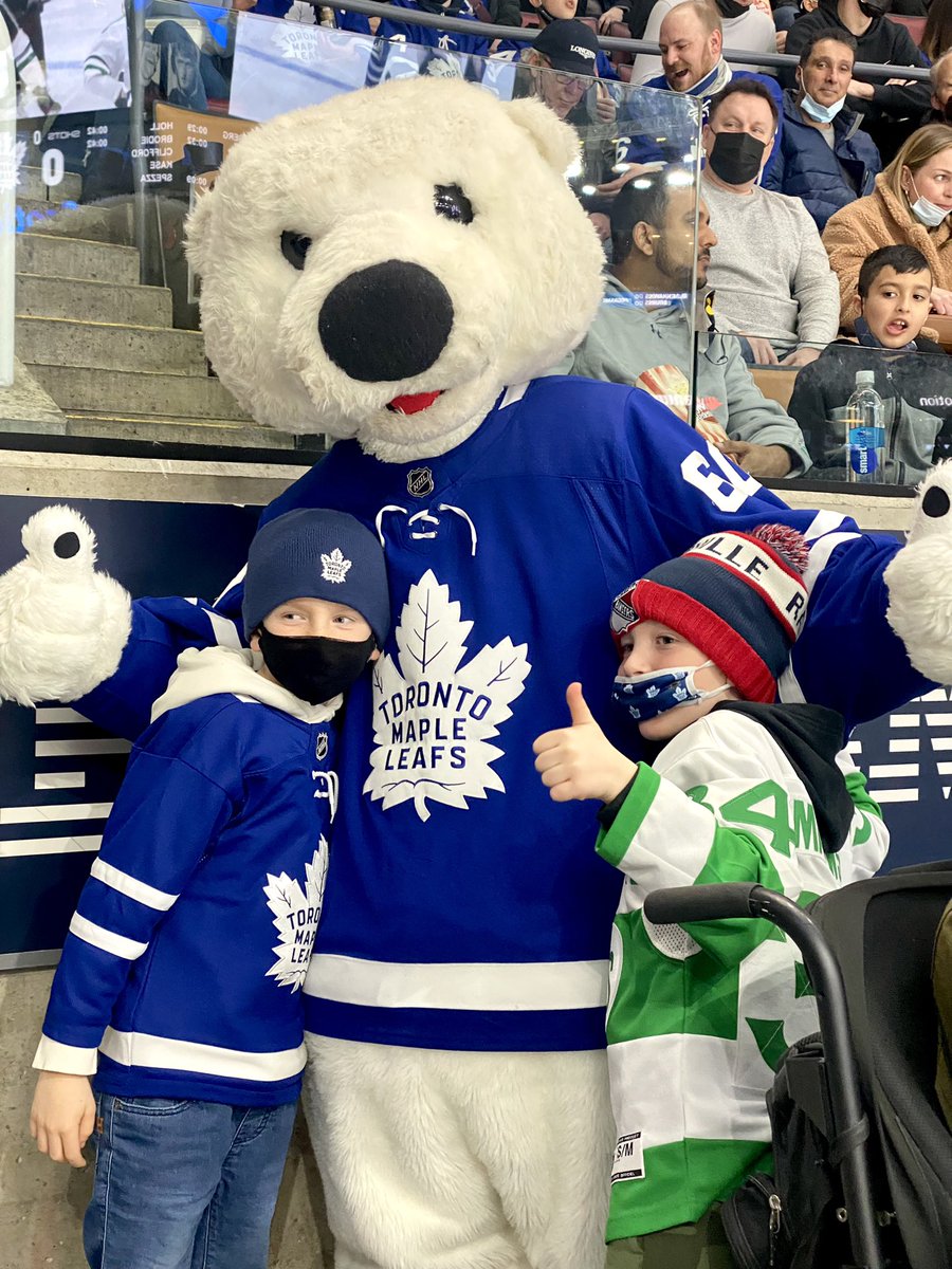 Who needs tacos when you can hang with Carlton on a Tuesday #LeafsForever ##goleafsgo #LeafsNation