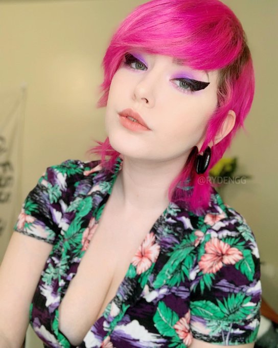 tuesday again? no problem! 💜✨ https://t.co/fkDHoSdw2U
