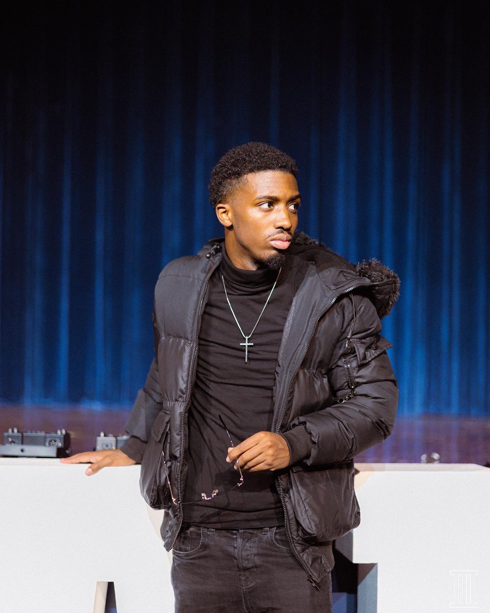 LTS_Khi's tweet photo. feelin’ like Diddy🖤 #VSUBlack82 https://t.co/Cuiw6Oqmf1