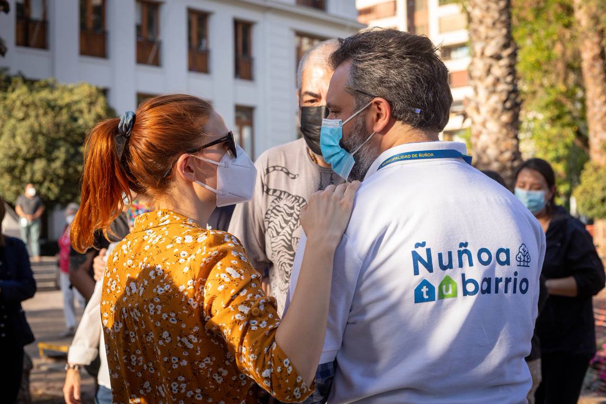 MuniNunoa's tweet photo. Los residuos orgánicos serán entregados a #SrCompost y se convertirán en abono para nuestra Plaza Ñuñoa🌳👏. Además el aceite será reutilizado por #Bioils, empresa con la que tenemos un convenio vigente.
¡Cada día avanzamos para convertirnos en una #ÑuñoaSustentable! https://t.co/Om7963YUuE