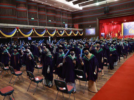 unimalaya's tweet photo. Universiti Malaya 61st Convocation Ceremony
Second Session
Masterβs Degree and Bachelor's Degree;
Academy of Islamic Studies
Asia-Europe Institute
#VarsitiKesayanganku
#umconvocation https://t.co/CGpKVFtwWU