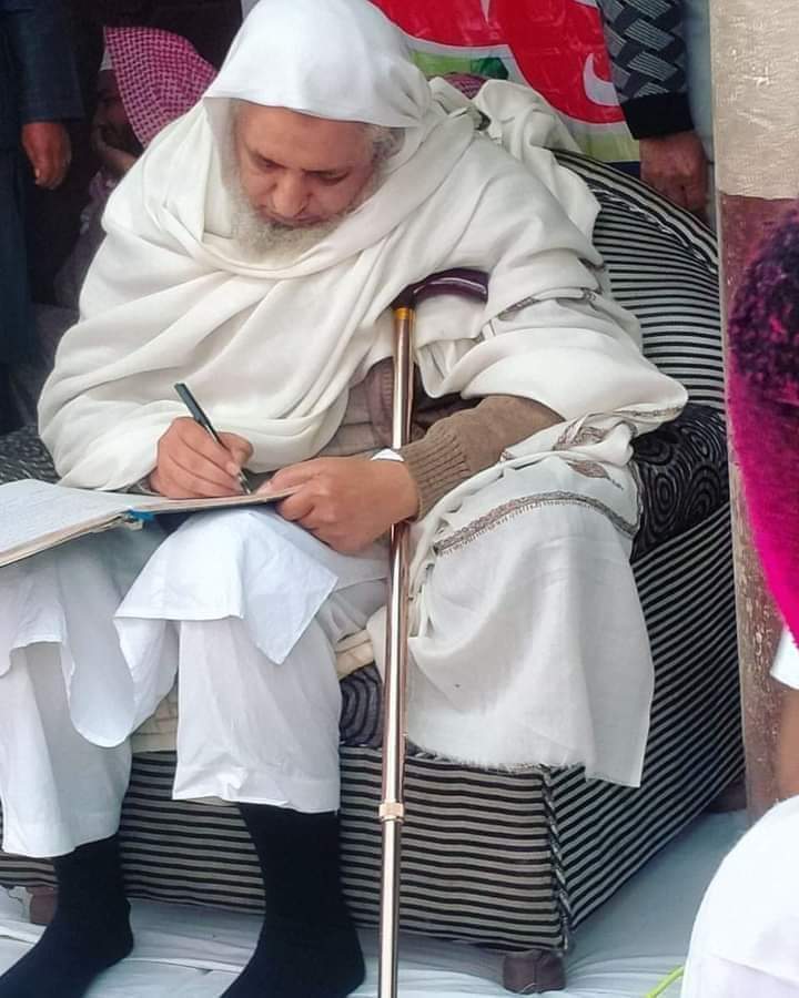 حضرت مولانا مفتی سید محمد سلمان صاحب منصورپوری دامت فیوضہم  ام المدارس دارالعلوم دیوبند کی مسند تدریس کے لئے منتخب 

اللہ تعالیٰ حضرت کی عمر میں برکتیں رحمتیں عطا فرمائے آمین ثم آمین یا رب العالمین