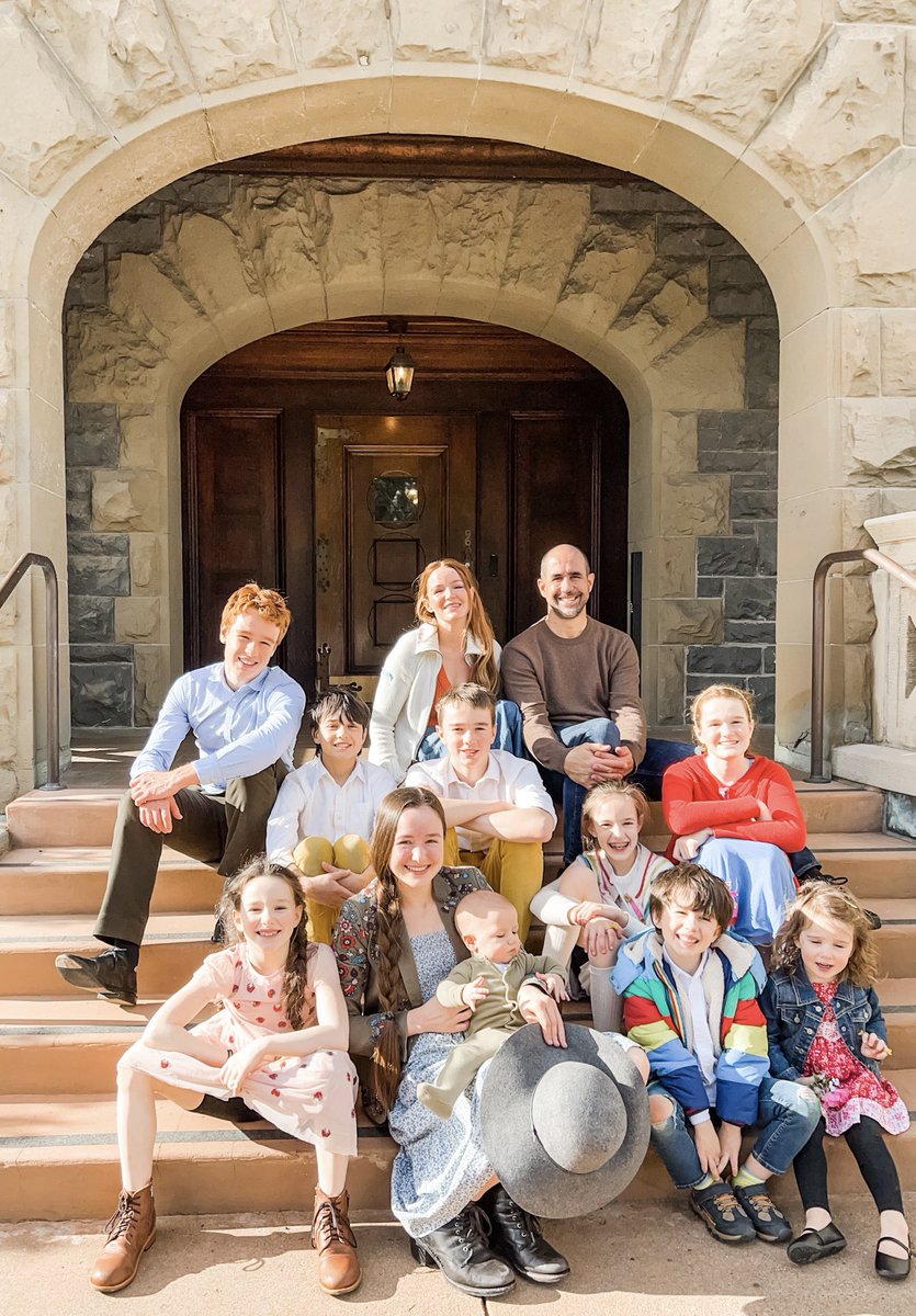 happycaravan_'s tweet photo. The family! #largefamilylife #homeschoolmama https://t.co/o0KQG9zQjh