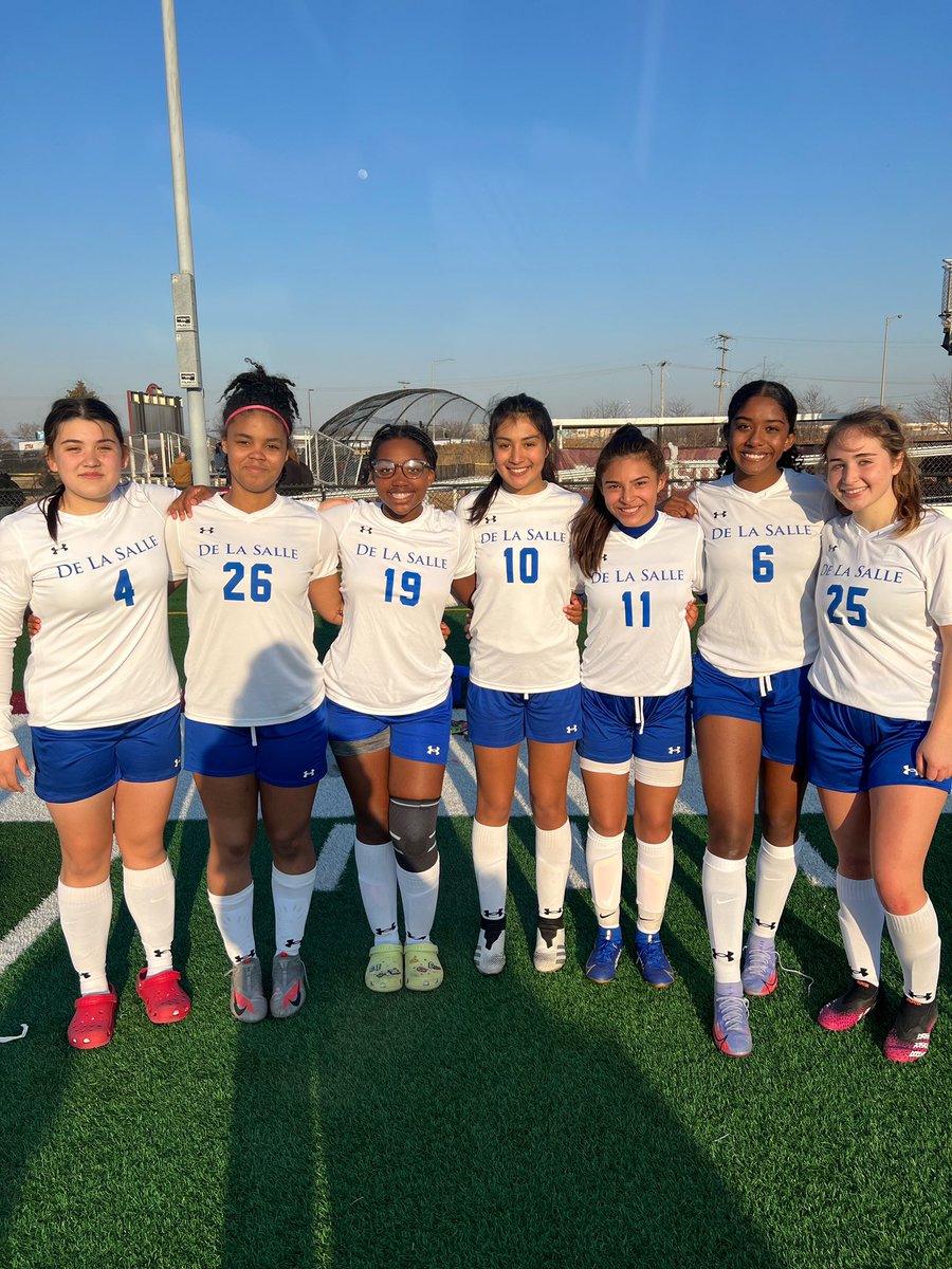 @delasalleinstitute 9-0 W vs Argo in the Windy City Ram Classic Tournament!! <a href="/kicsfc/">Chicago KICS Youth Soccer Club</a> is well represented with 8 players (Samantha Velasco not pictured).

⚽️⚽️⚽️⚽️ M. Ortega
⚽️ I. Coleman
⚽️ K. Carpenter
⚽️ I. Brogan

#Family #WeAreChicago #Southside #futbolfemenino #Bronzeville