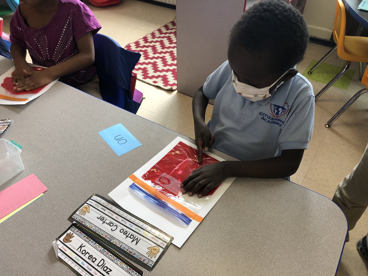 MrsShirvani's tweet photo. This afternoon we introduced a new time of our day called Cozy Time! During cozy time we get to practice sight words, read to our pets, and read our new @FountasPinnell books with a teacher. It sure is special to cozy up with a good book. 🔥📚 https://t.co/MngHxRZAW4