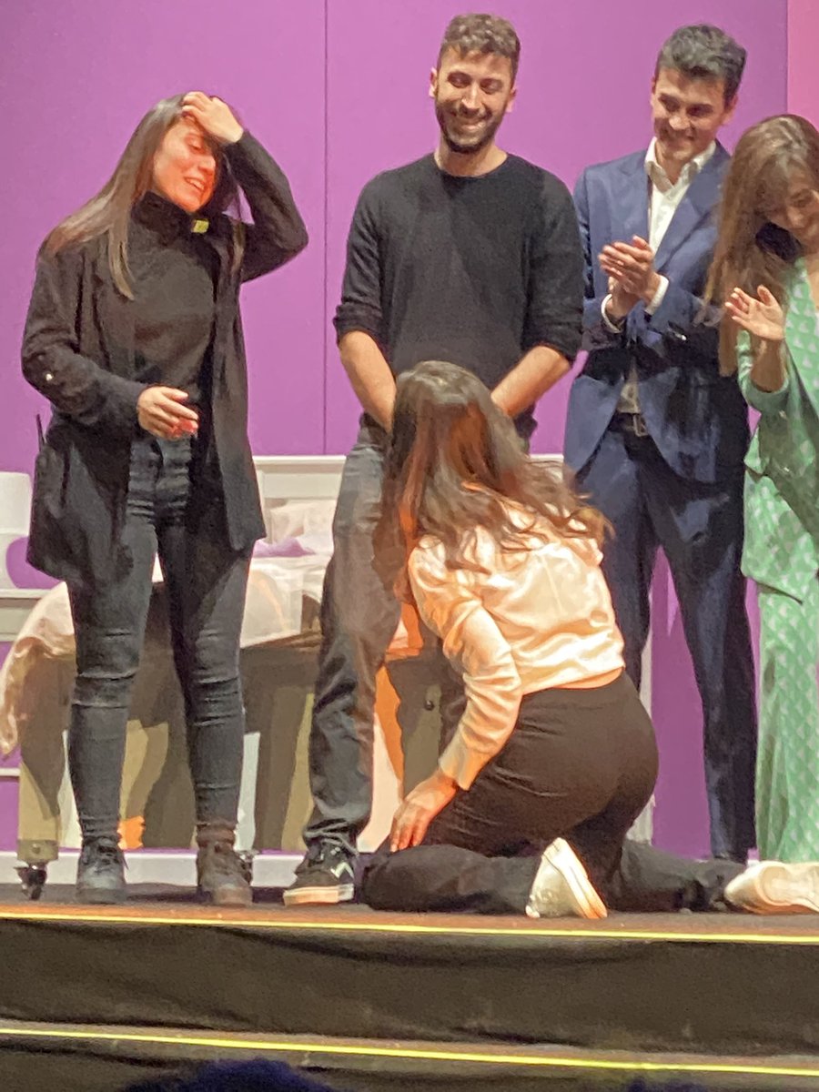 PetrilloVale's tweet photo. L’umiltà di questa ragazza 🥺 ecco una delle cose che ti rende così SPECIALE! Ti voglio bene Vale💜 @Valeriangione #ripartodame #poltrona 🤫 https://t.co/jKjijoG60k