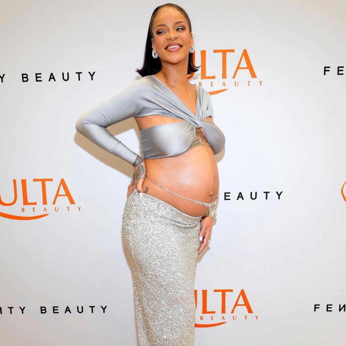 Rihanna looked absolutely stunning I had to draw her 🤍 <a href="/rihanna/">Rihanna</a> <a href="/fentybeauty/">Fenty Beauty</a>