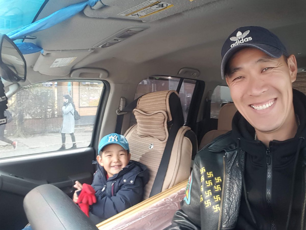 Хүүгийнхээ цэцэрлэгийг таслуулцан. Холдохгүй ээ мань 2, нутаг орчоод ирье. Ирэх буцах 660хан км.