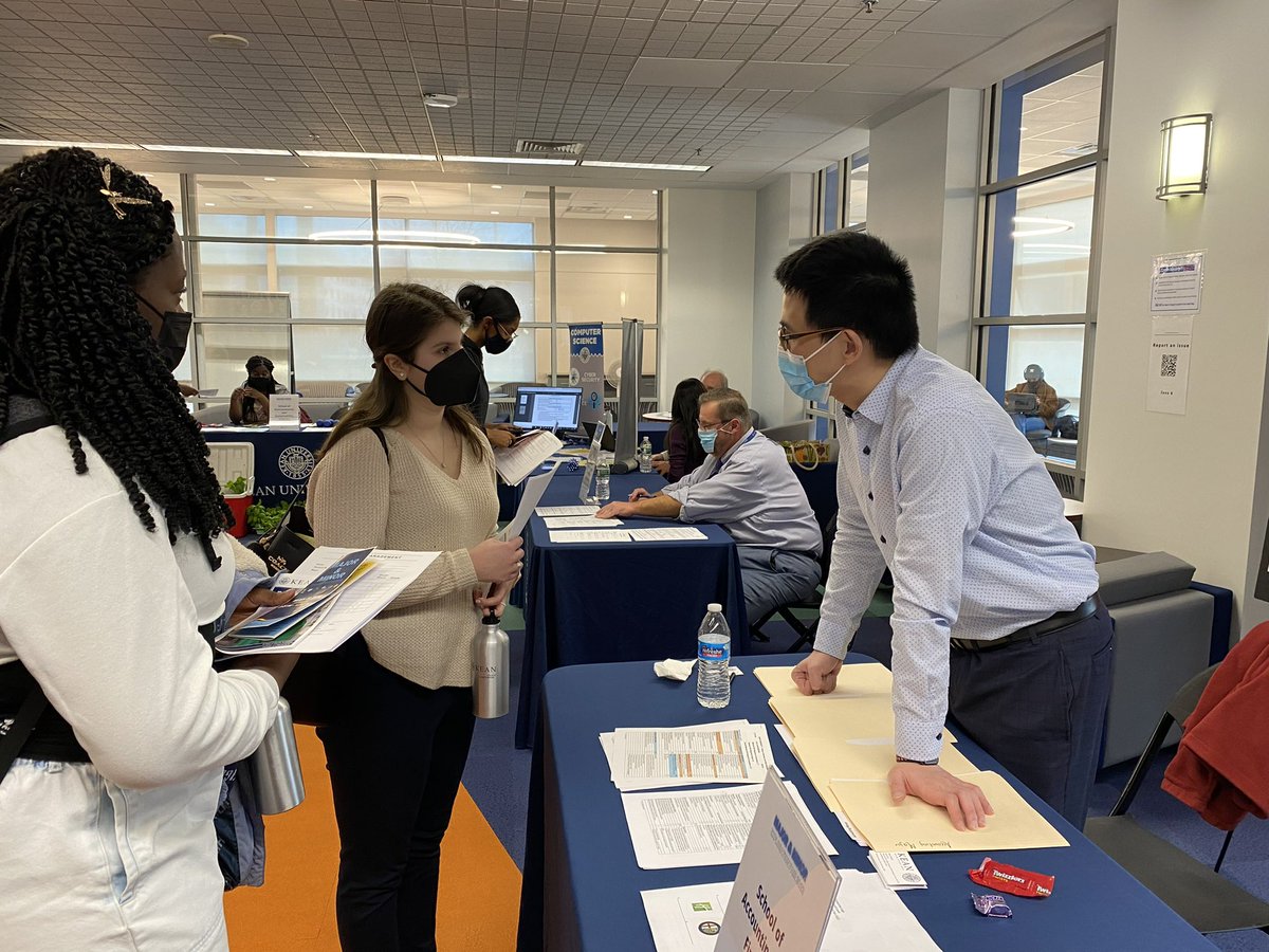 TobyPorterfield's tweet photo. Ramping up the fall recruiting - faculty are out on campus meeting prospective students. Expecting big fall enrollments #KeanCBPM #KeanUniversity https://t.co/MkQWPKKNj5