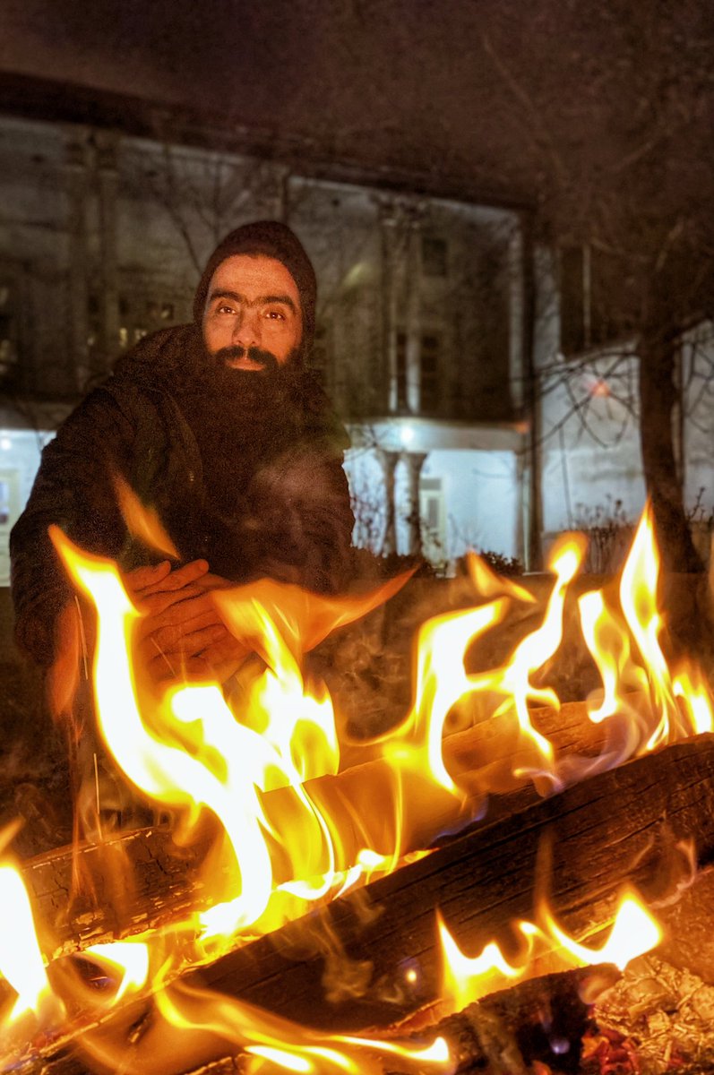 isashokri's tweet photo. عشق اینجا آتشست و عقل دود
عشق کامد در گریزد عقل زود
عقل در سودای عشق استاد نیست
عشق کار عقل مادر زاد نیست
#چهار��نبه_سوری 
#سال_۱۴۰۰ https://t.co/KPOq1NO9EB