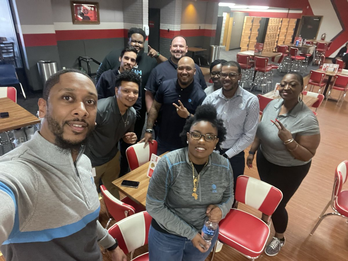Team Quota Crushers are ready to close out the rest of Q1 strong 💪🏾!!! It’s great getting the team together even though the territory is so spread out! #winasone #SWAT