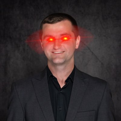 andrewkern_'s tweet photo. @evan_prevost What Facebook sees                   Reality https://t.co/ZuT5Ltjjrs