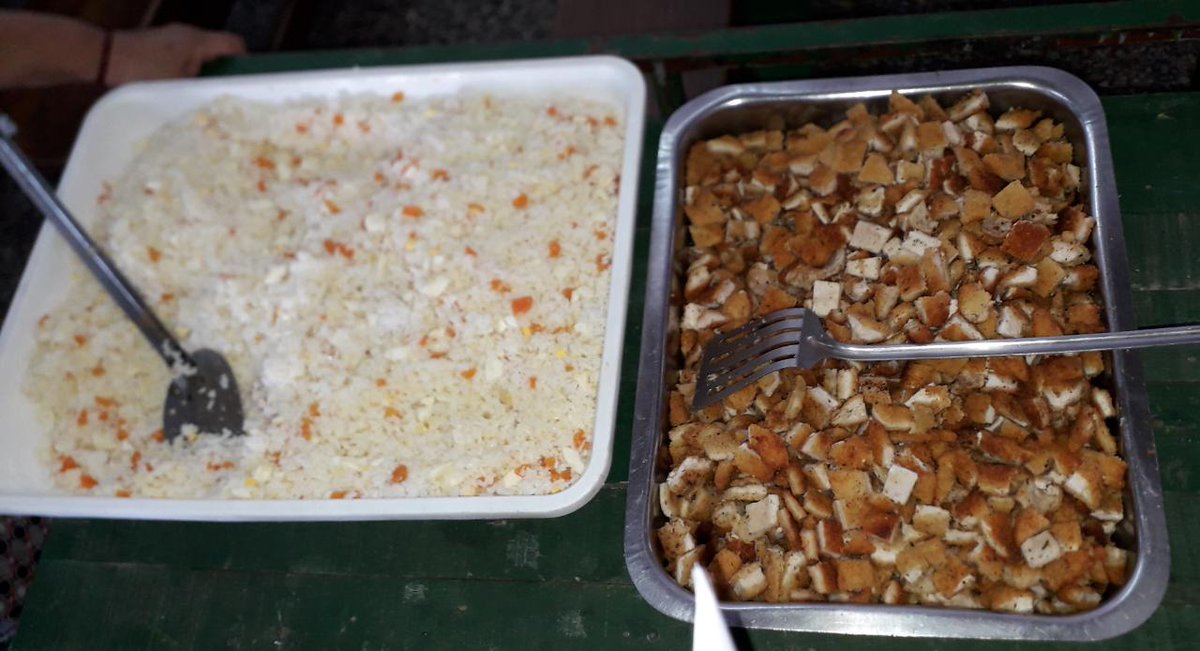 SaeLanus's tweet photo. Continuando con nuestra labor diaria, concurrimos a la Escuela Primaria 35 de 1ro de Mayo 4171, y la Escuela Primaria 48 de J L Suarez 3942, ambas de Villa Caraza, donde controlamos la entrega de los alimentos. @Damiaan_Sala @oeotero @marceloboffa @lanusmunicipio https://t.co/HhAVCKBwfA
