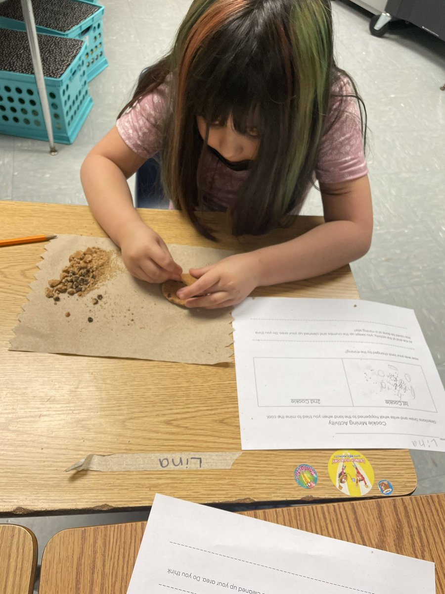 KatelinNolan1's tweet photo. We went Cooking Mining during science today! What a fun way to learn about Natural Resources #SHINEon #SALEMstars https://t.co/ZSDVoKbS5t