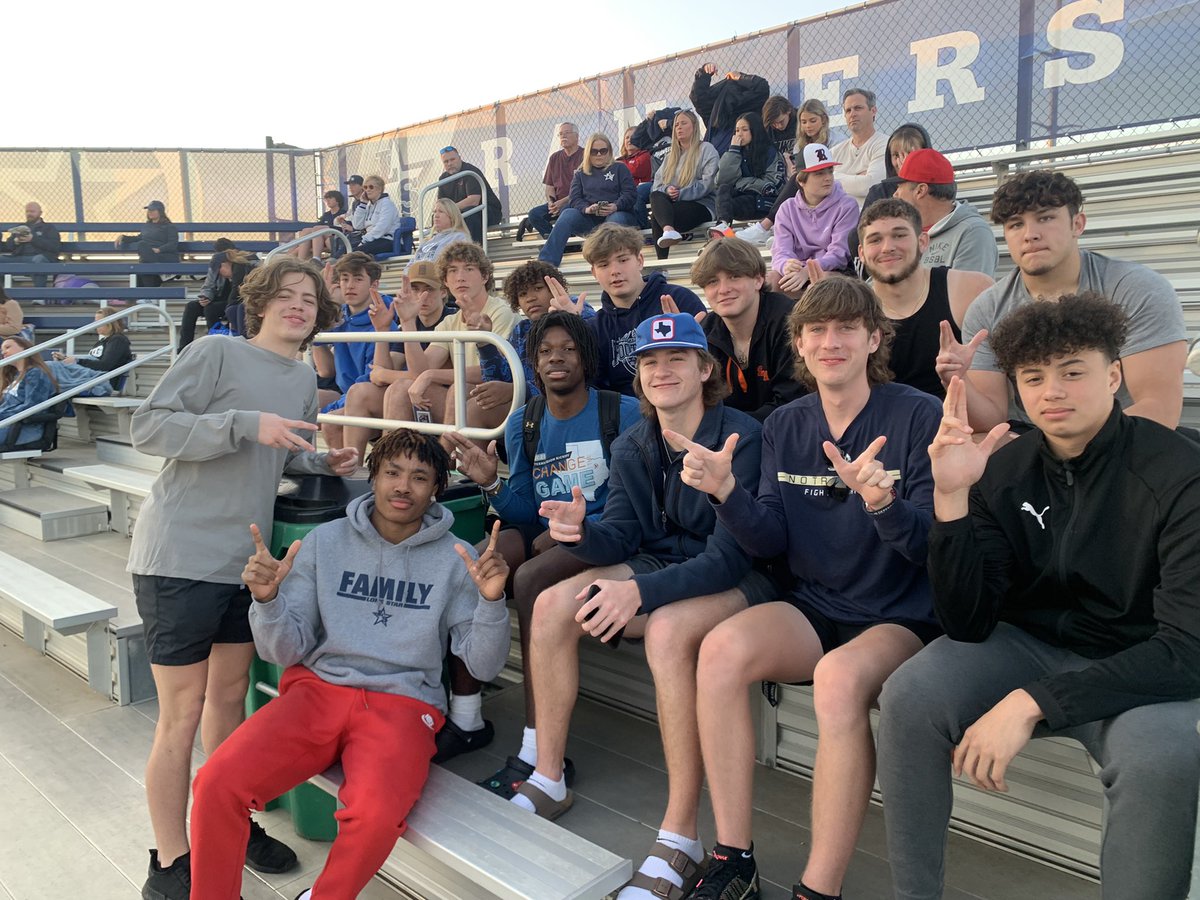 JaylonBraxton6's tweet photo. Supporting the Baseball Team #11Strong #FAMILY #RangerMaker #WTD @CoachJRayburn @LSHS_FBRecruits https://t.co/96noqLTmM2