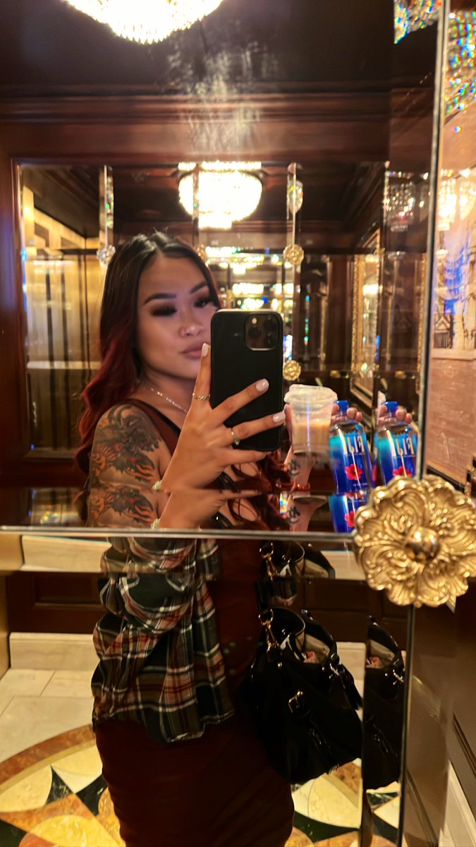 ashkillla's tweet photo. Vegas babyyy☁️🌺🦚🌸🤎 https://t.co/edKkp129i5