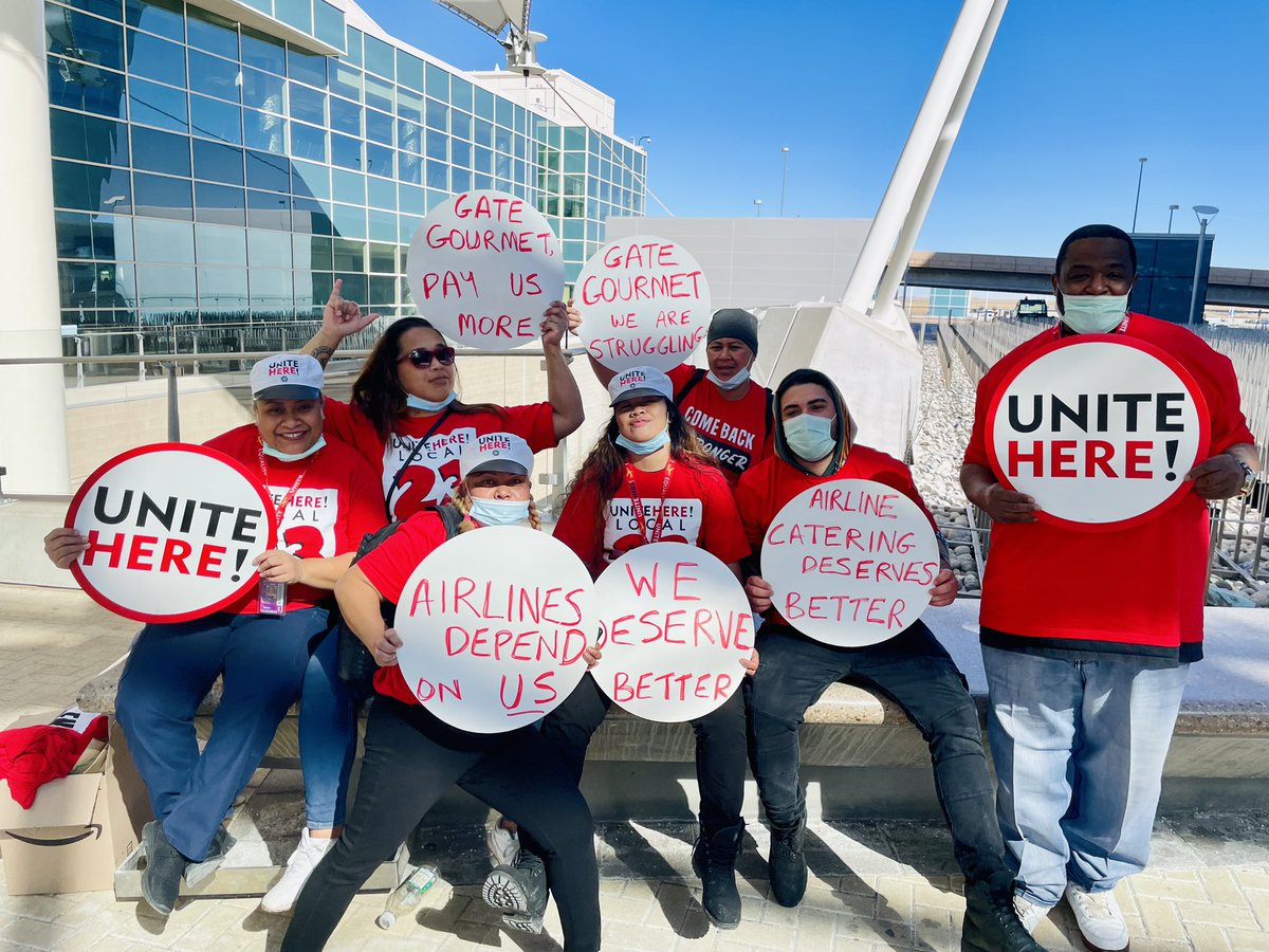 unitehere23's tweet photo. The airline industry got $96 billion (yes, that’s billion with a B) in pandemic bailouts but airline catering workers like us are still struggling. That’s why today Gate Gourmet workers leafleted at @DENAirport to tell the whole world 🗣 We Deserve Better 📢 https://t.co/czwSJhlRZJ