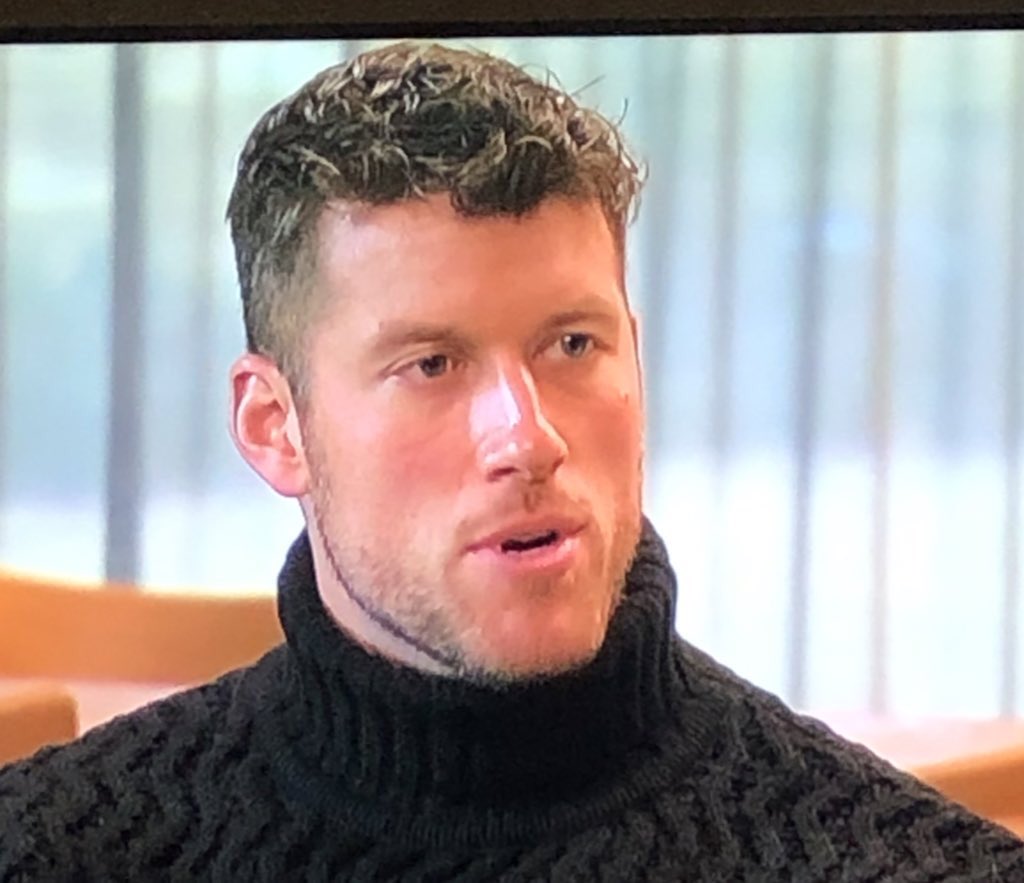 jay_mal15's tweet photo. Who wore it better? #TheBachelor https://t.co/JAxAx9Ds9J