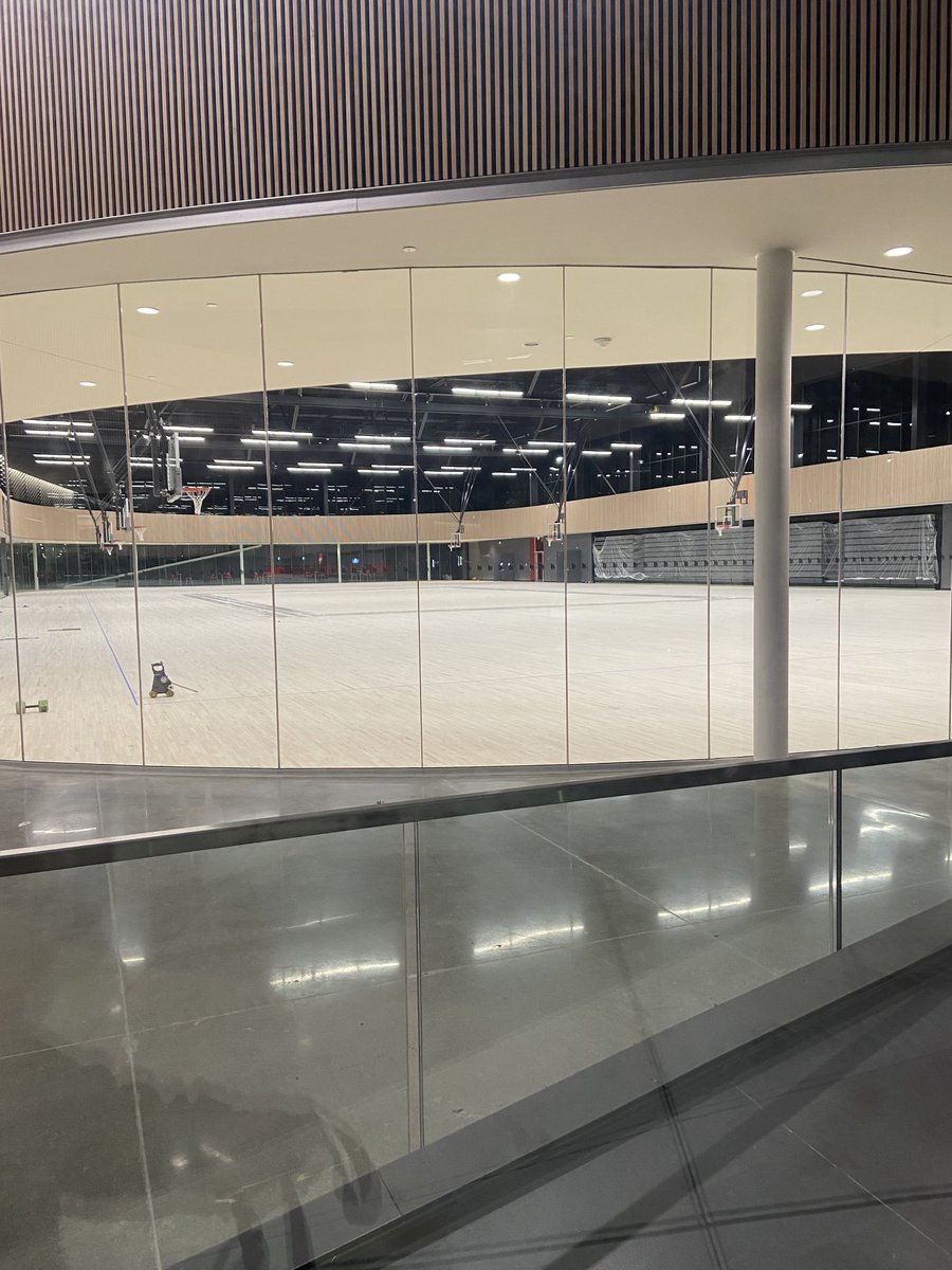 MMatier's tweet photo. Lucky to have this facility just a few hundred metres from our place. The @2022CanadaGames Olympic track, hockey arenas and basketball courts are sweet 🔥
#CanadaGamesPark 🇨🇦🏀🏐🏒🚴🏾
#WalkerIndustries @BrockUniversity
@matierchristina #Reece2008 https://t.co/FaUKDocvsk