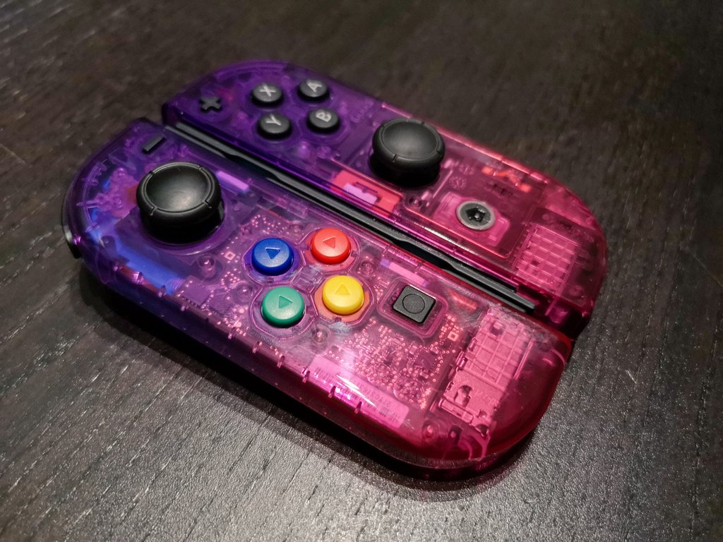cmdrspacebabe's tweet photo. hey what's up, it's been a while, I mod joycons now https://t.co/gCnJ98Bp3C
