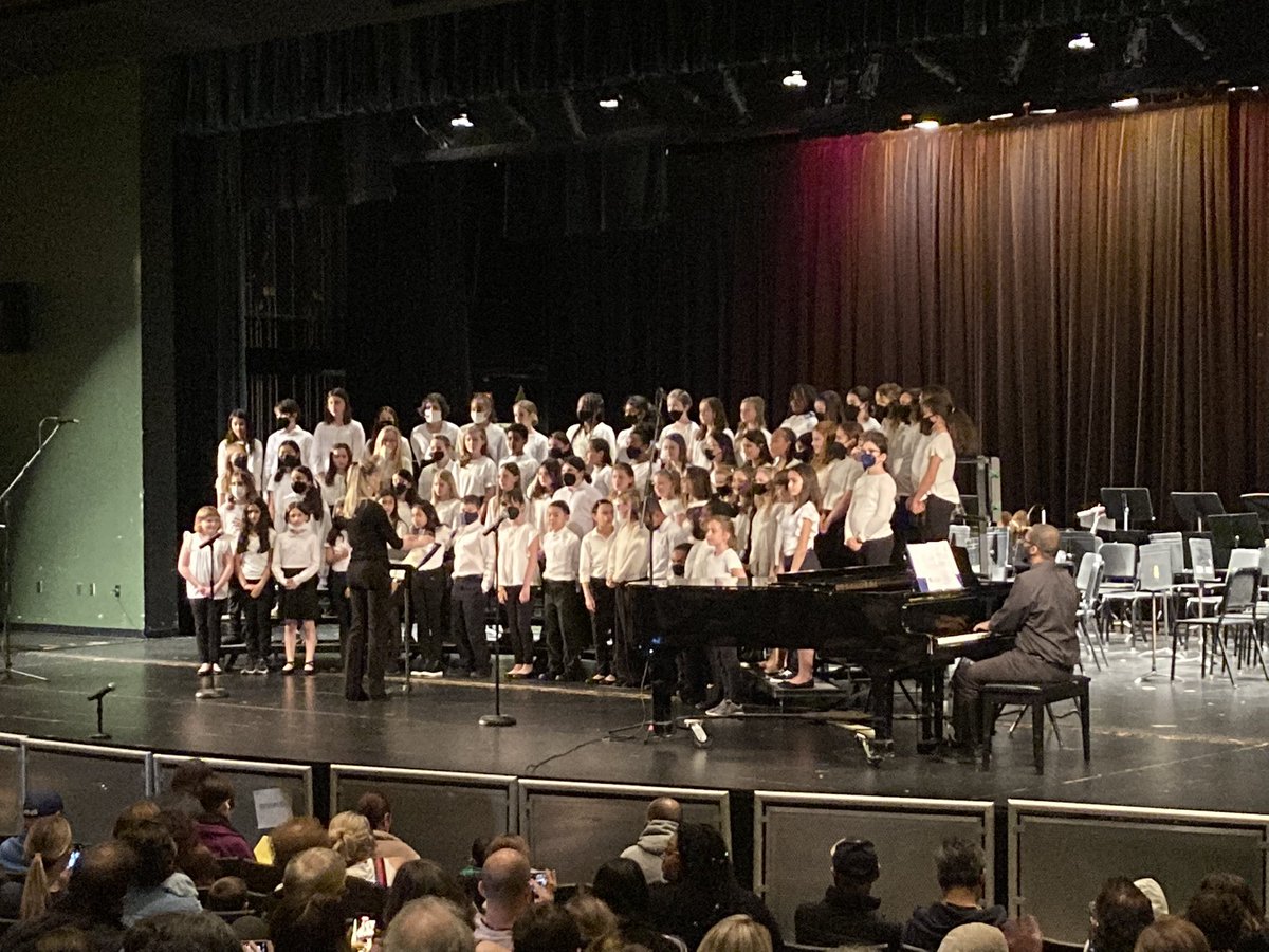 BershAPS's tweet image. Super proud of our outstanding young musicians performing in tonight’s Junior Honors Concert! @APSArts @McCarthyM_JES @Principal_TES