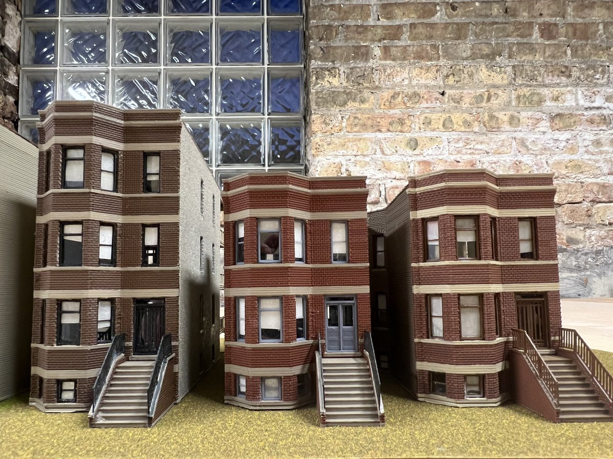 ifmuth's tweet photo. It’s a wrap on the first batch of 3D printed Chicago housing stock #3dprint #hoscale #modelrailroad #modeltrain https://t.co/cKLLCLs7yx