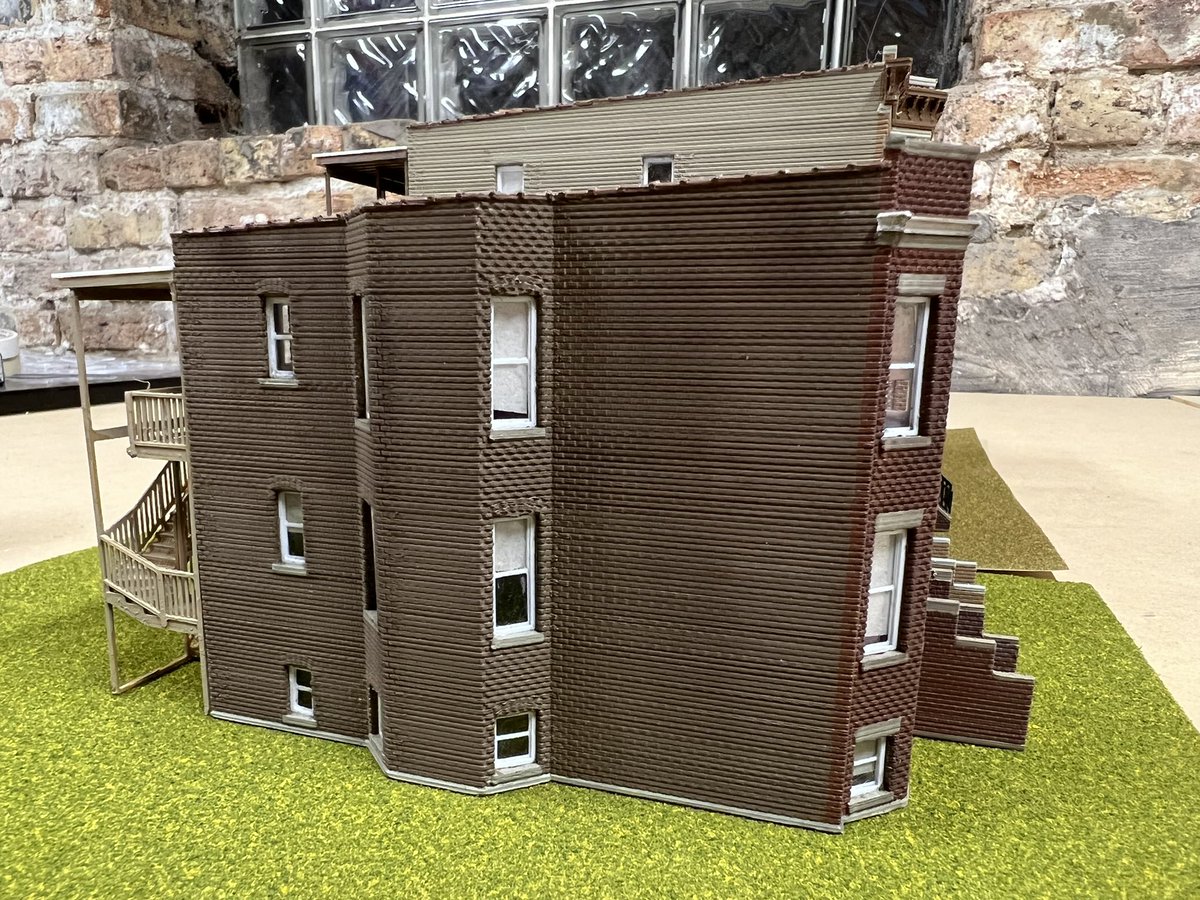 ifmuth's tweet photo. It’s a wrap on the first batch of 3D printed Chicago housing stock #3dprint #hoscale #modelrailroad #modeltrain https://t.co/cKLLCLs7yx