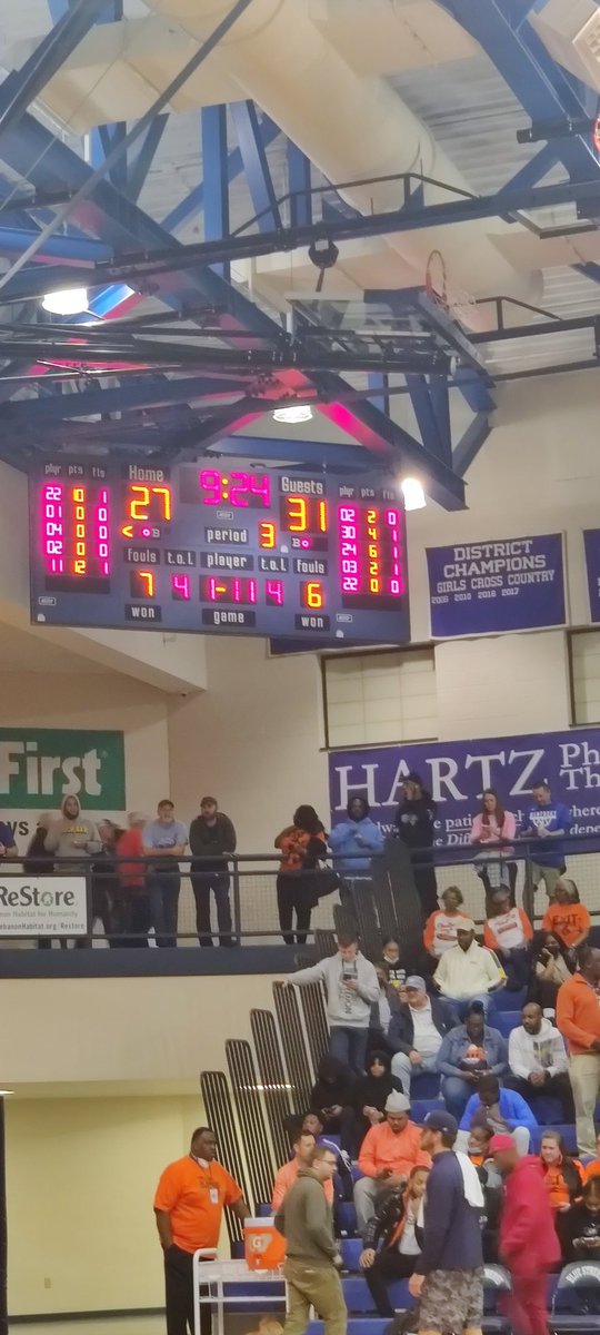JhPeach27's tweet photo. We trail at the Half @sportsdoctormd @DHuntTrib @richflanagan33 @jmverlin https://t.co/gHUwDymLgh