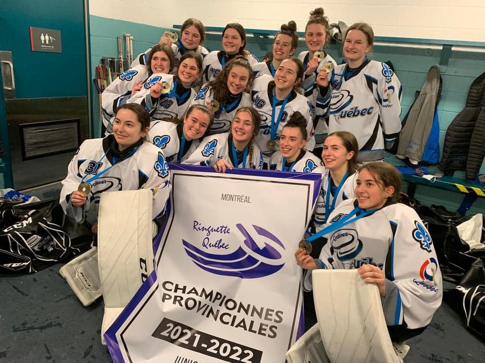 luc_provencal's tweet photo. Bonne chance à vous au championnat canadien de ringuette à Calgary en avril 2022. Heureux d'appuyer les #cyclones (regroupement #CapNat/#ChaudApp) dont plusieurs joueuses sont de #beaucenord. Soyez fières de porter le chandail du #QC. 💙 https://t.co/DHMDZOiDF3