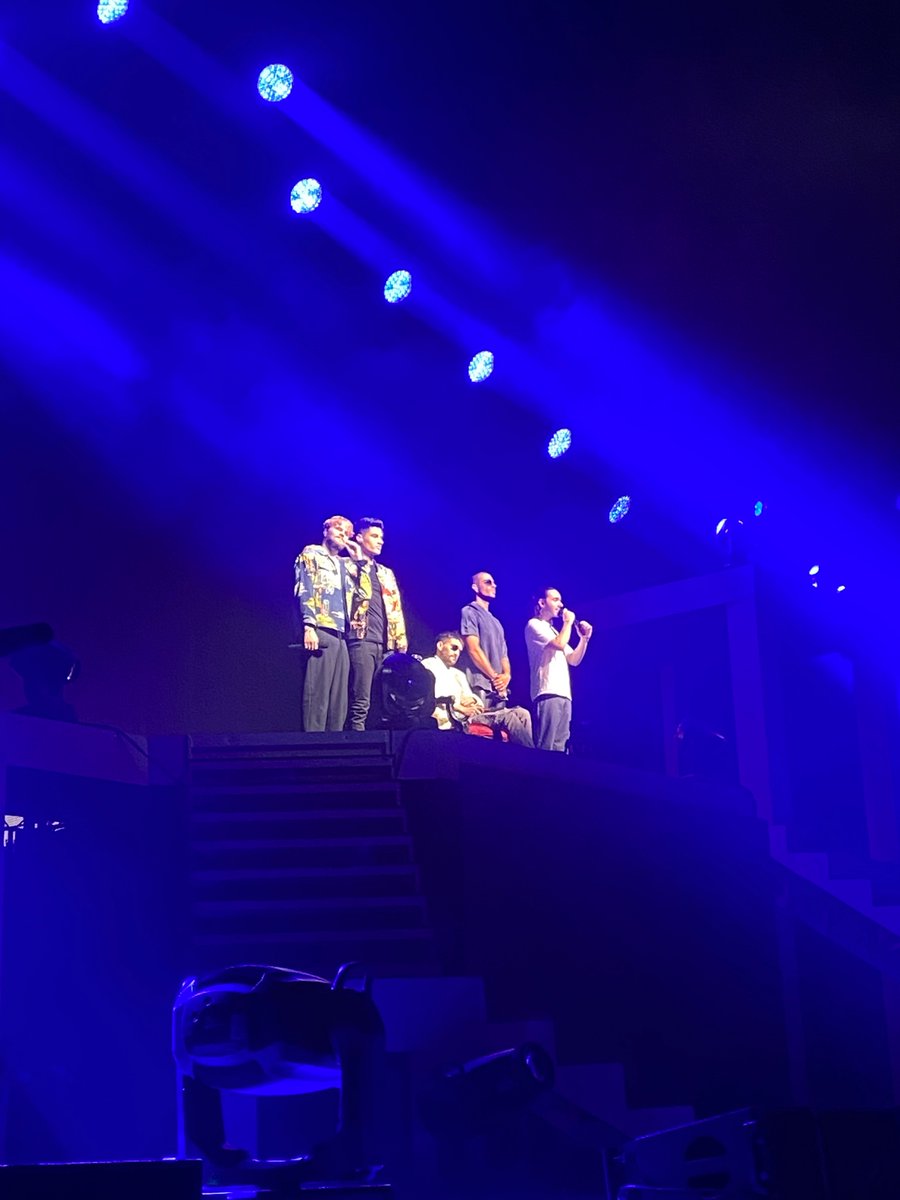 PhoebeMcfly's tweet photo. @TomParker absolutely in awe of you forever and always. Fantastic in 2005, event better in 2022 🤍 @MaxGeorge @NathanSykes @SivaKaneswaran https://t.co/ASZ6JoEnSE