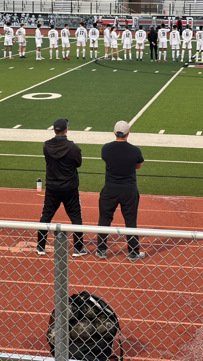 pesh_menssoccer's tweet photo. Coaching stance initiated. #alwayswatchingalwaysjudging https://t.co/TnGW8lcXcP