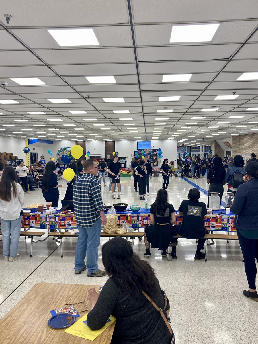 BonnerSenora's tweet photo. Such a great night! Thank you all who helped @Amalavida76 @MsSummerMyers and I pull off the best #WHSMulticulturalNight this school has seen! #UnityThroughDiversity https://t.co/SB8yhHBKEy