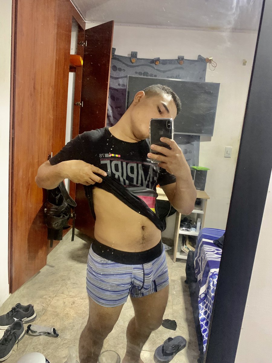 ValetaPedro's tweet photo. Que desorden el mío xd #gym #LGBT https://t.co/xlzPWOCdut