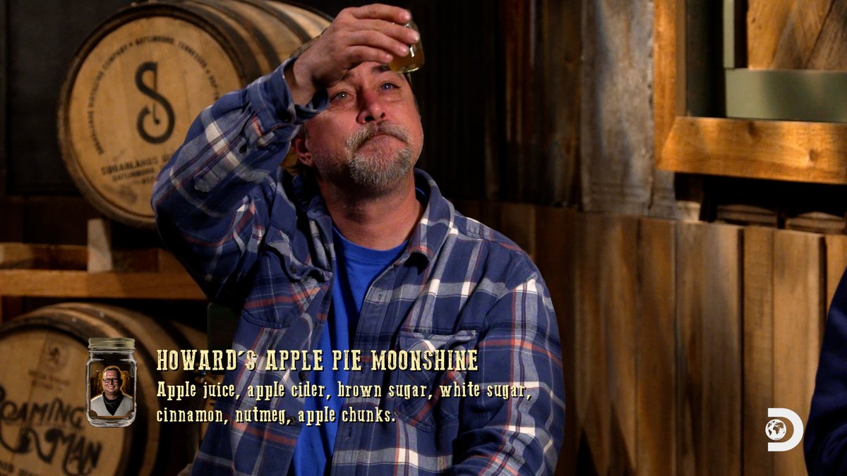 MoonshinersTV's tweet photo. Howard, Mike and Richard’s take on Apple Moonshine looked delicious last night 😋🥧

Which one are you picking? #MasterDistiller https://t.co/7u8DCjXCkG