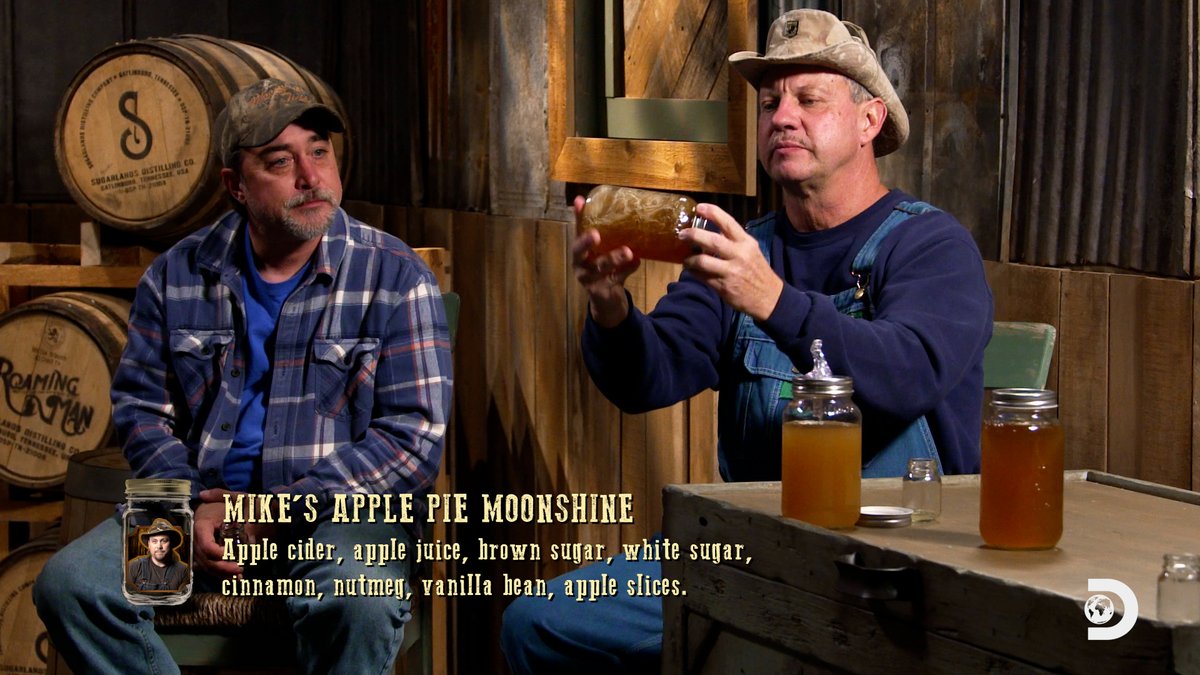 MoonshinersTV's tweet photo. Howard, Mike and Richard’s take on Apple Moonshine looked delicious last night 😋🥧

Which one are you picking? #MasterDistiller https://t.co/7u8DCjXCkG