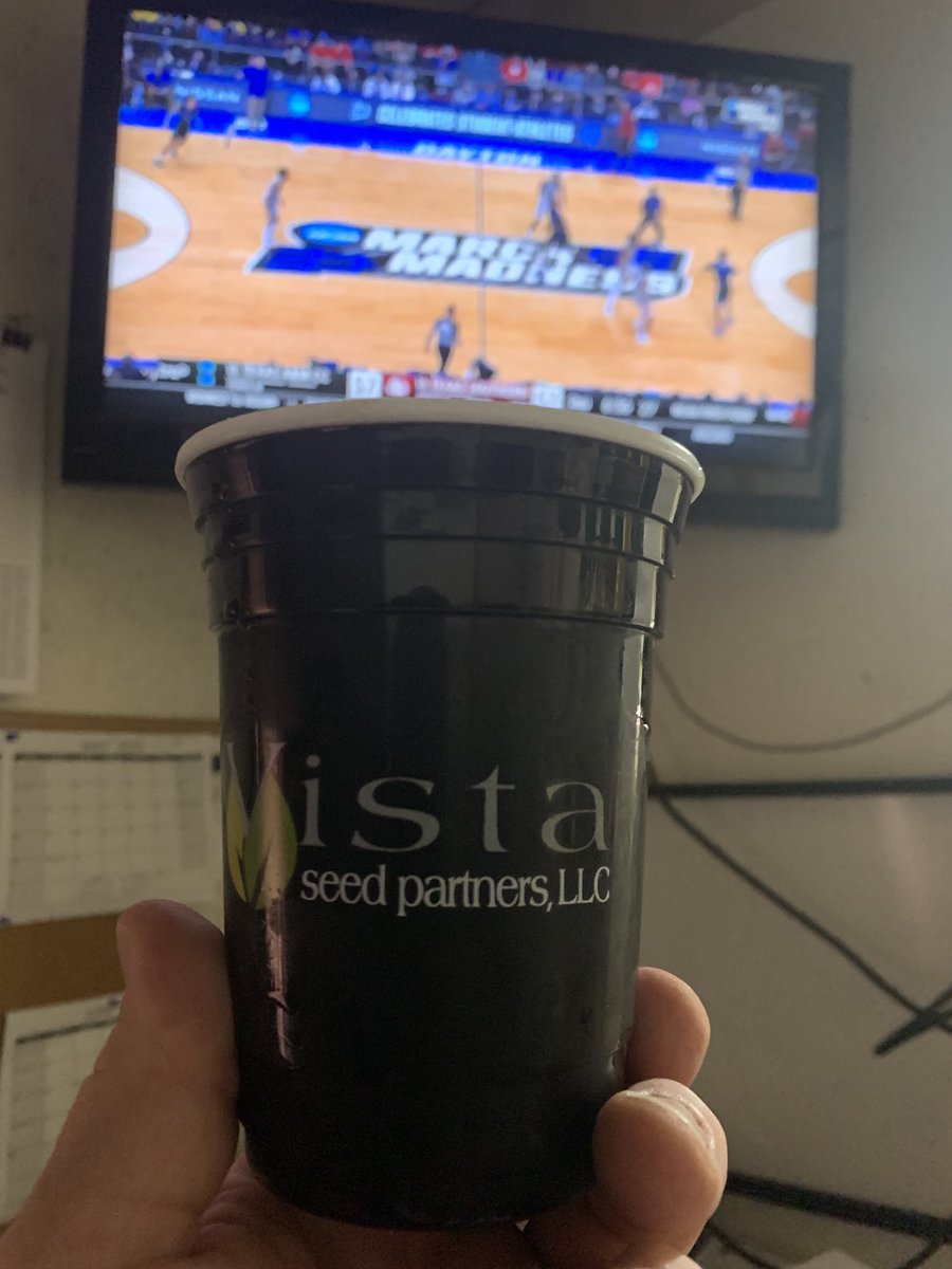 Pregame getting ready for the Indiana vs Wyoming game! Enjoying a cold beverage in one of the best cups courtesy of Vista Seed Partners! #MarchMadness2022 Go IU!!