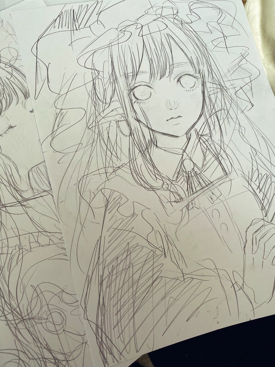 昨日のラフの他にこんな魔女っ子さんもいるんですが続き描く?どうする?🧙‍♀️ 