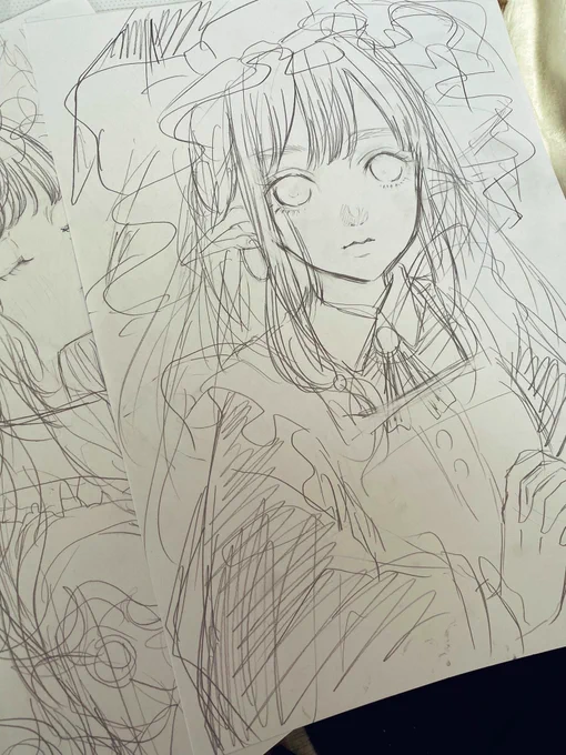 昨日のラフの他にこんな魔女っ子さんもいるんですが続き描く?どうする?🧙‍♀️ 