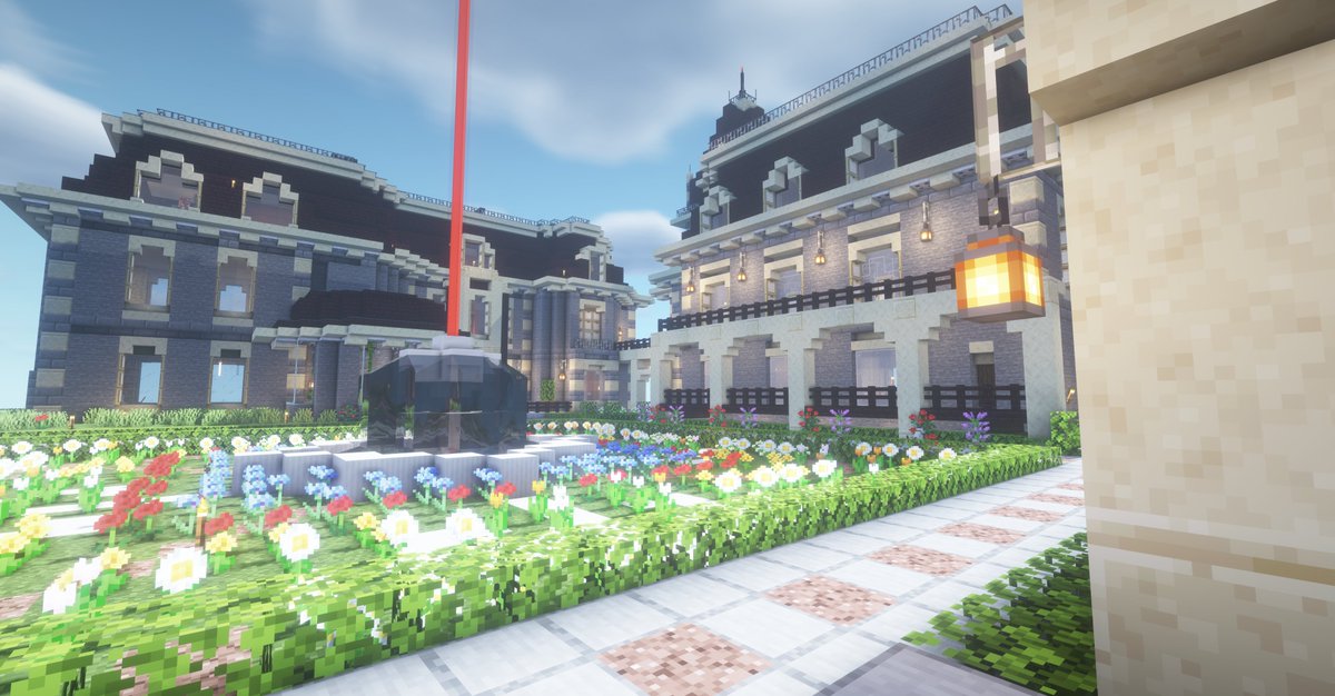 ChrysalisSmp's tweet photo. Hi this is RedbladeHunter. Here is my Victorian style base on Chrysalis SMP. Looks are deceiving, my base is equipped with all the necessary farms and villager trading. I love this place. https://t.co/gG3mhdmYQ9